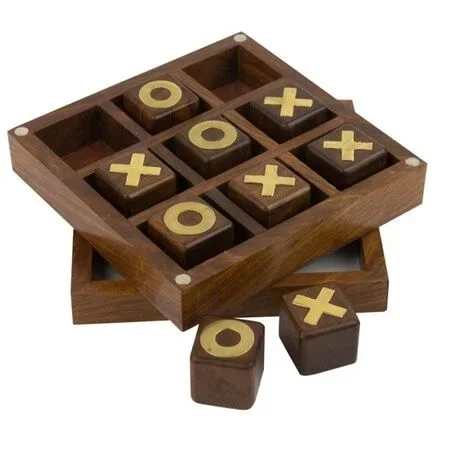 Naval Style Noughts & Crosses Game