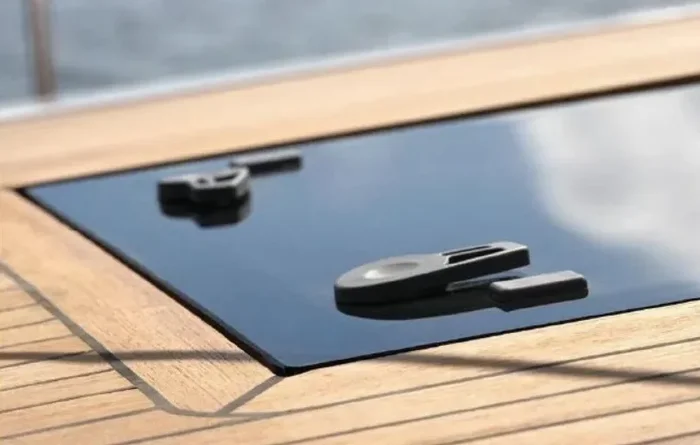 Osculati 19.914.44 – Plexiglas for LEWMAR Flush Hatch 2G Hatch 44
